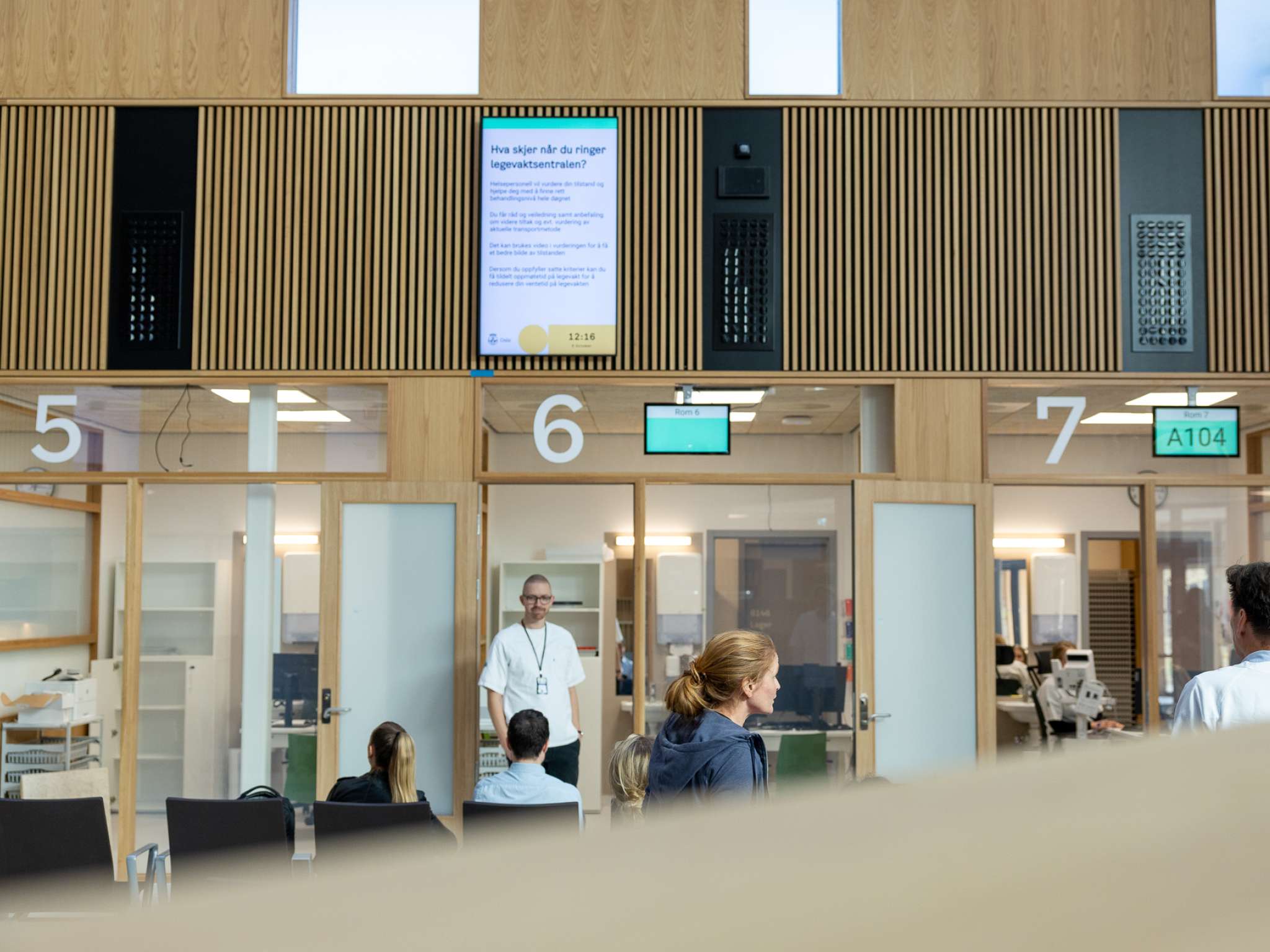 Mottakelsen i den nye legevakten på Aker